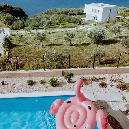 Apartina Boutique Ртина