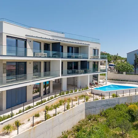 アパートホテル Apartina Boutique ルティナ